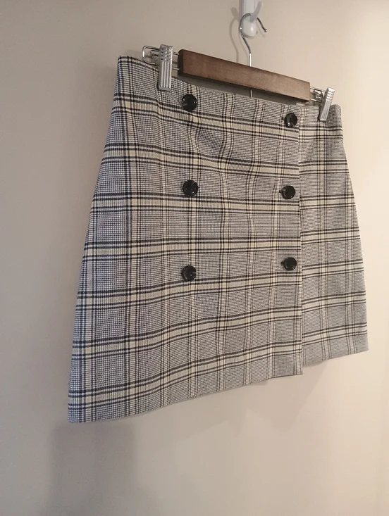 Y2k 90s Style Divided H&M Plaid Double-Breasted Mini Skirt in Black and White - Picture 2 of 8